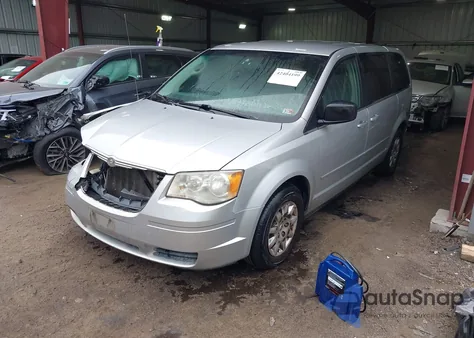 2009 Chrysler Town & Country Lx from USA, damaged, VIN 2A8HR44E59R570092